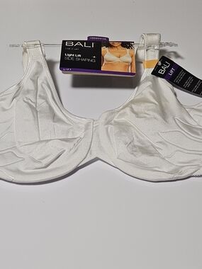Bali 38DD Ivory Bra Light Lift Side Shaping Underwire Lightly Lined Everday